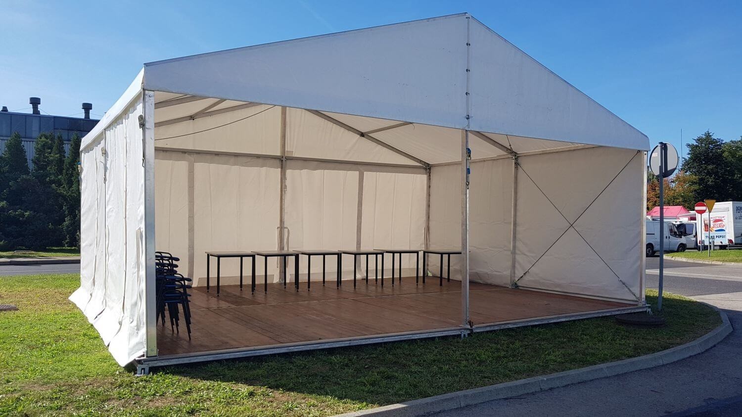 Hala namiotowa o szerokości 8m