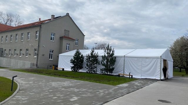 Hala namiotowa o szerokości 10m